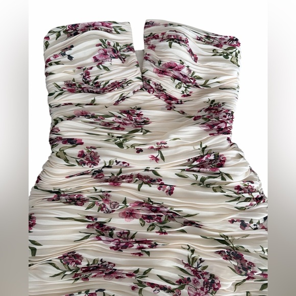 BCBGMaxAzria Strapless Dress in Cream and Pink Floral - Picture 3 of 8